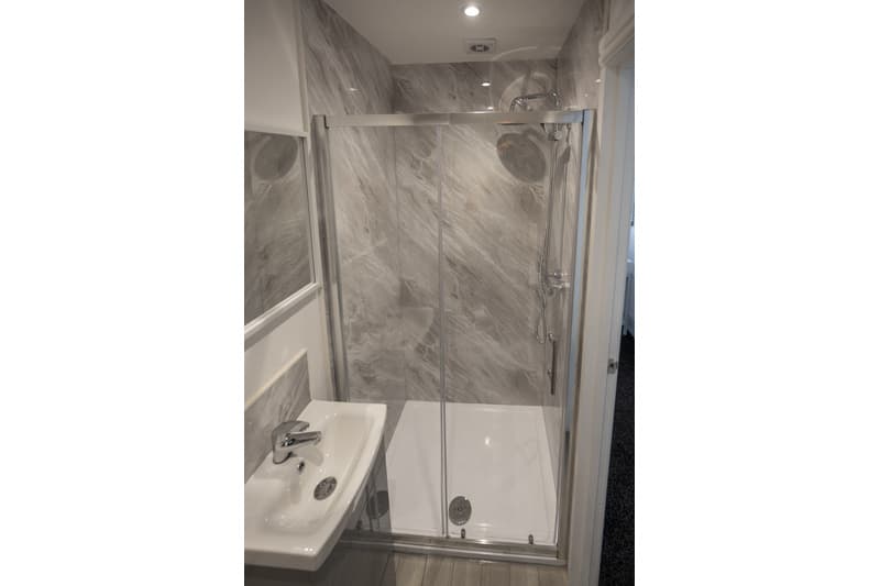 Ashlin Grove** En-suite Room **, Lincoln, LN1 - 10