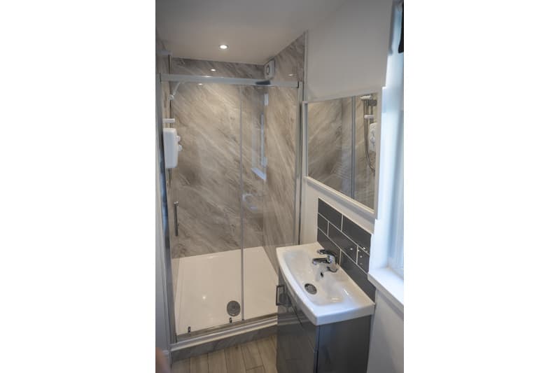 Ashlin Grove** En-suite Room **, Lincoln, LN1 - 6