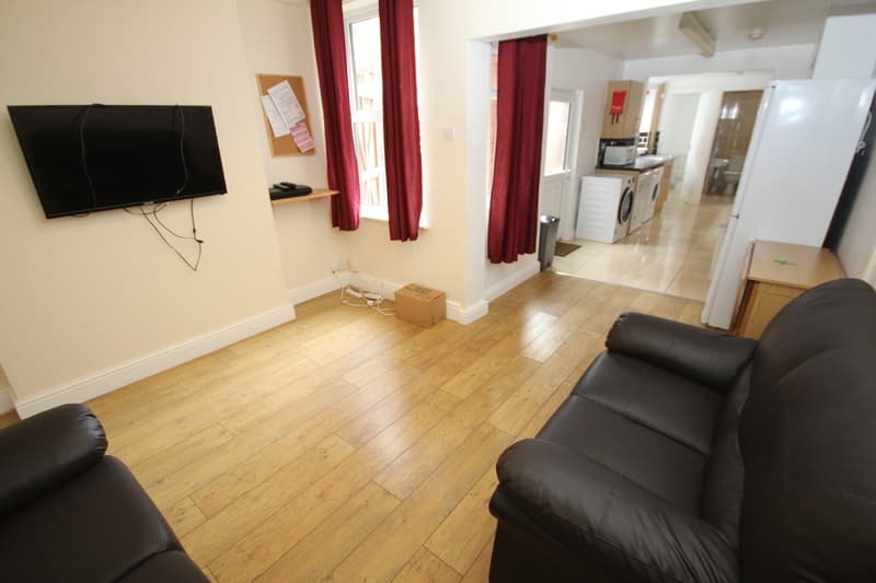 South Parade (A)** 2 ROOMS AVAILABLE **, Lincoln, LN1 - 2
