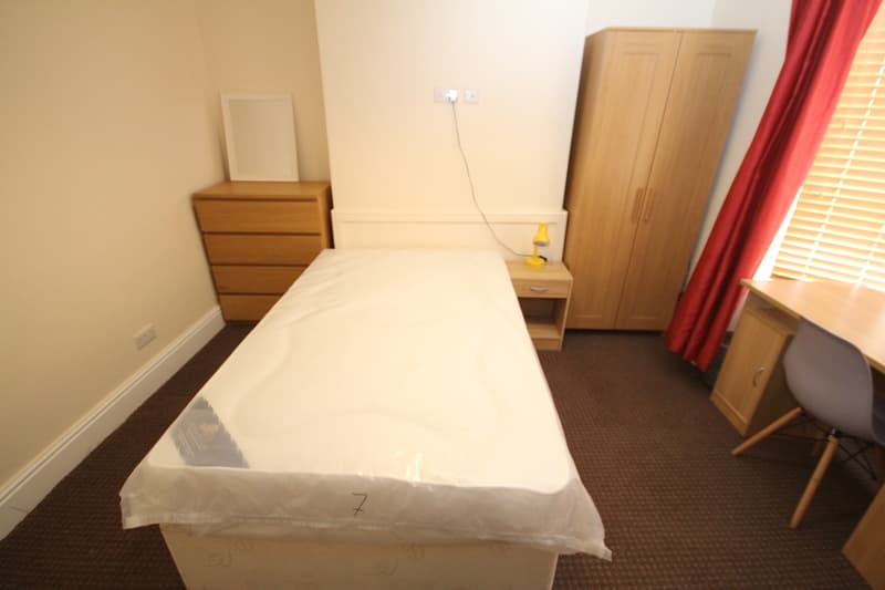 South Parade (A)** 2 ROOMS AVAILABLE **, Lincoln, LN1 - 5