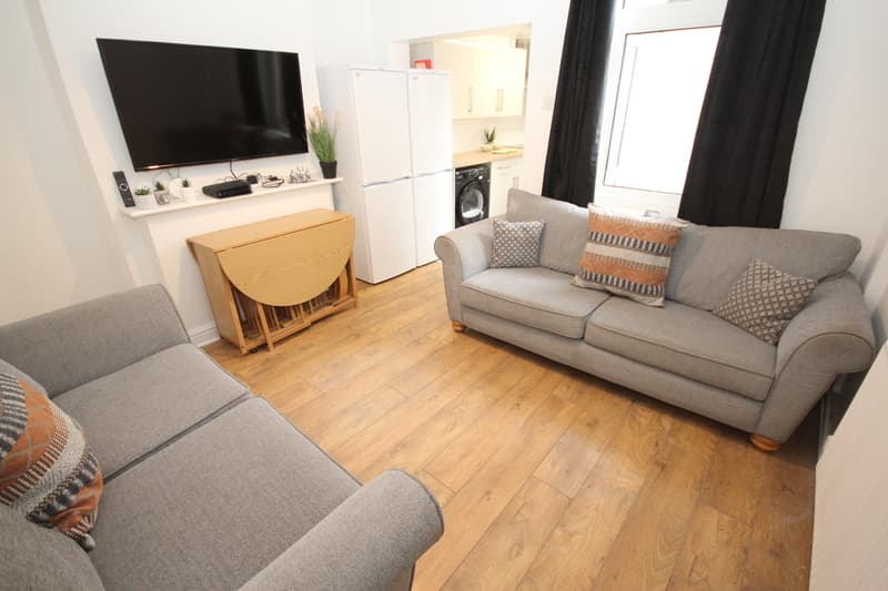 Wellington Street (D)** 1 Room Available **